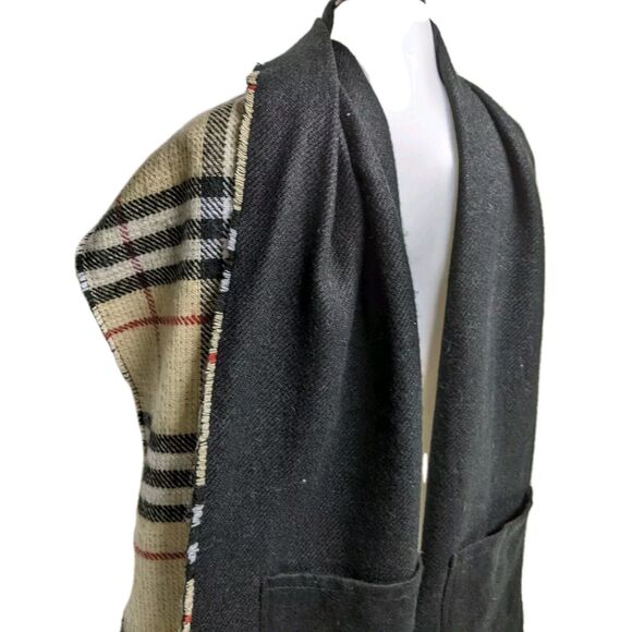 Code Scarf / Wrap / Shawl Plaid Beige Fringe Unisex Reversible Neckwear Pockets - Picture 6 of 10